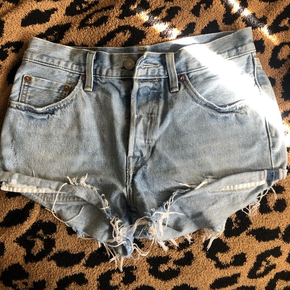 Levi’s 501 Short - Picture 2 of 4